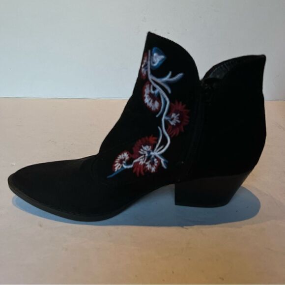 Carlos Santana Women's Heeled Ankle Boots Suede Black Size 7M Floral Embroidery - Picture 3 of 10